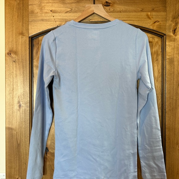 NWT GAP Soft Blue Crew Neck Tee - Picture 5 of 5